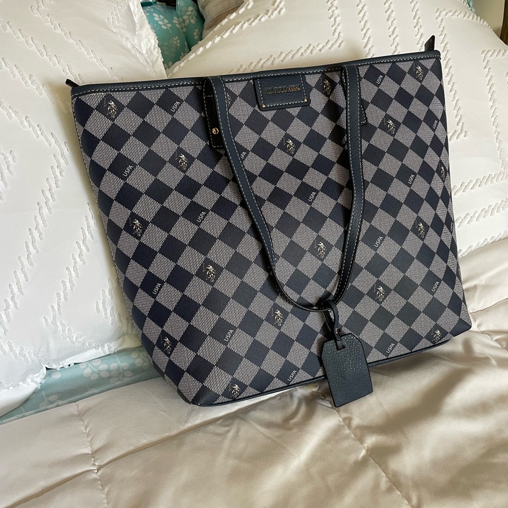 Bags - Picture 2 of 3